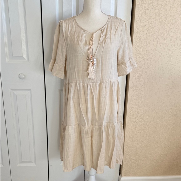 Dresses & Skirts - Elegant Cream Dress